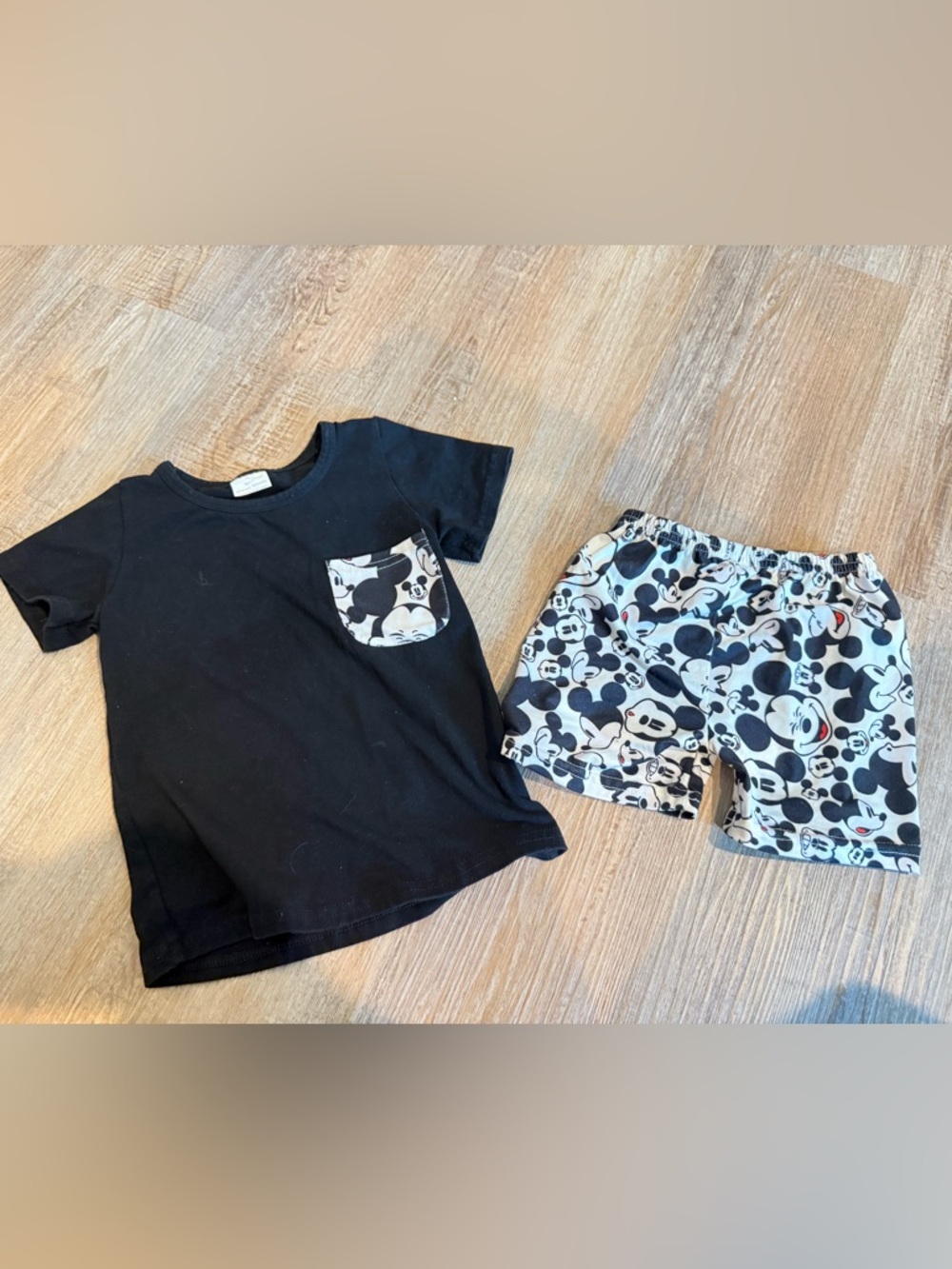 Black Tee & Mickey Print Shorts Set - Black & White